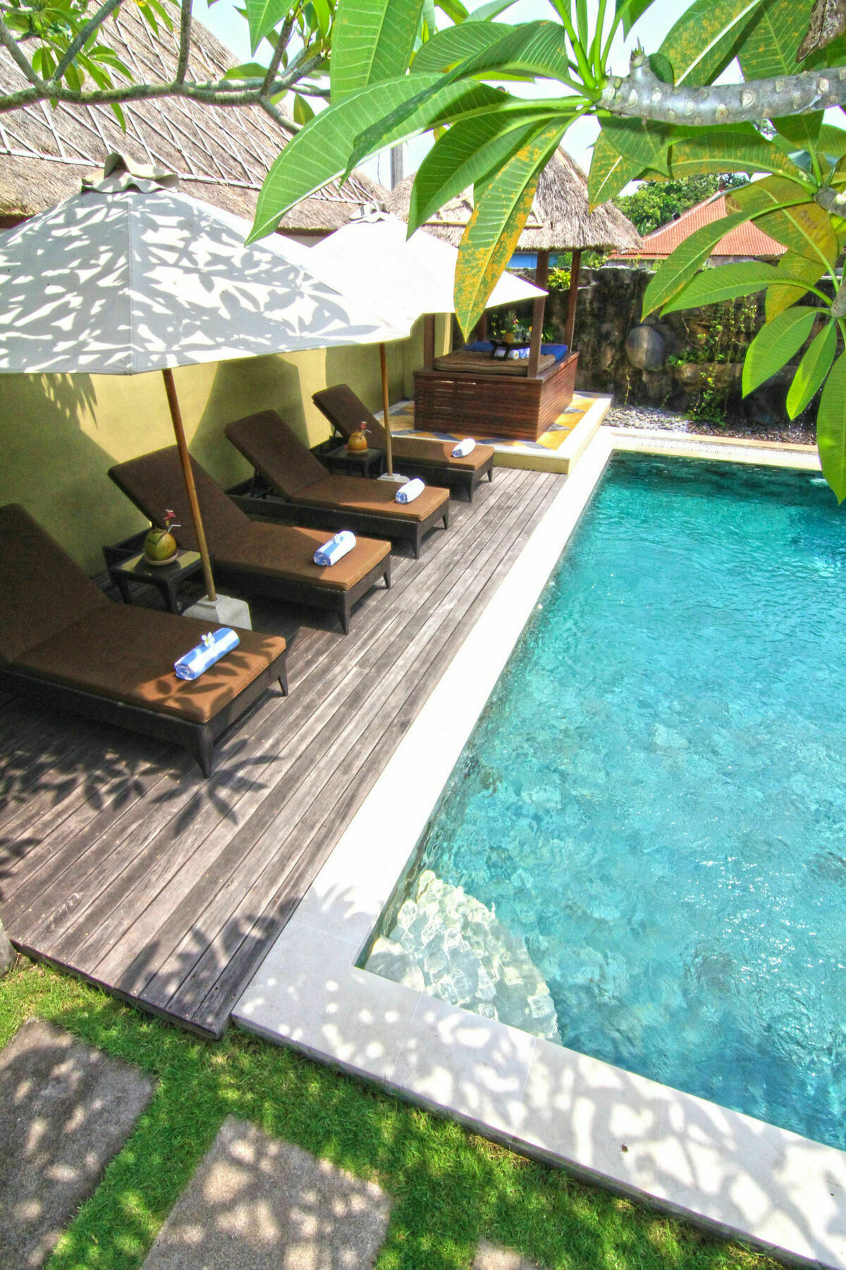 กูบู เกดูงู วิลลา Hotel ทานาล็อต ภายนอก รูปภาพ